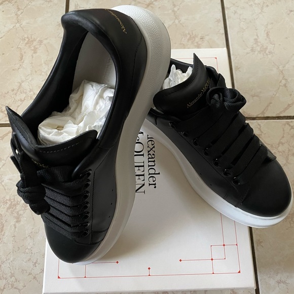 ALEXANDER MCQUEEN Black Oversized Sneakers Womens - Picture 2 of 6